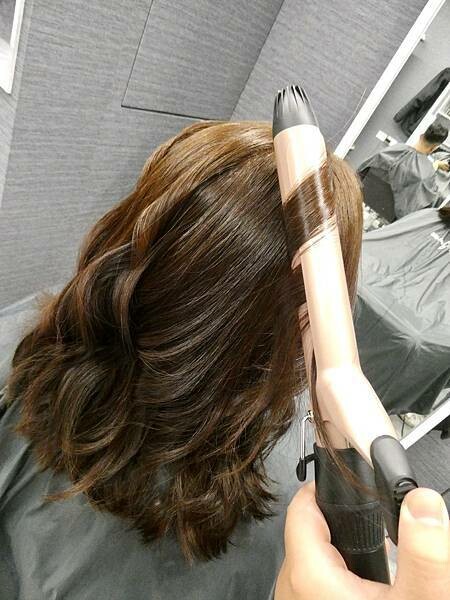 基隆平價染髮推薦/wor hair髮廊基隆店/新開幕髮廊踩點帶閨蜜去打造亮麗髮色及電棒造型/染髮+護髮+電棒+修剪