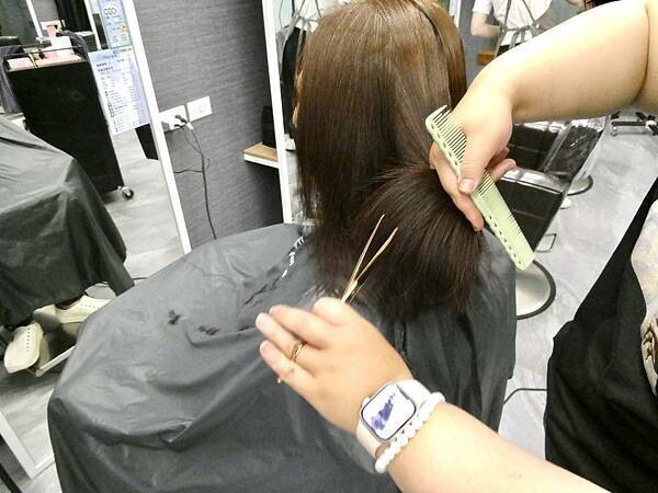 基隆平價染髮推薦/wor hair髮廊基隆店/新開幕髮廊踩點帶閨蜜去打造亮麗髮色及電棒造型/染髮+護髮+電棒+修剪