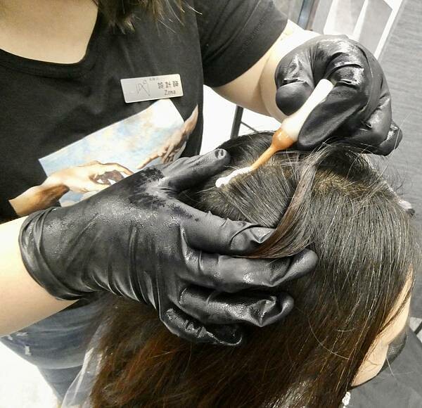 基隆平價染髮推薦/wor hair髮廊基隆店/新開幕髮廊踩點帶閨蜜去打造亮麗髮色及電棒造型/染髮+護髮+電棒+修剪