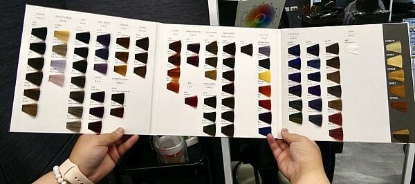 基隆平價染髮推薦/wor hair髮廊基隆店/新開幕髮廊踩點帶閨蜜去打造亮麗髮色及電棒造型/染髮+護髮+電棒+修剪