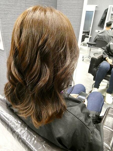 基隆平價染髮推薦/wor hair髮廊基隆店/新開幕髮廊踩點帶閨蜜去打造亮麗髮色及電棒造型/染髮+護髮+電棒+修剪
