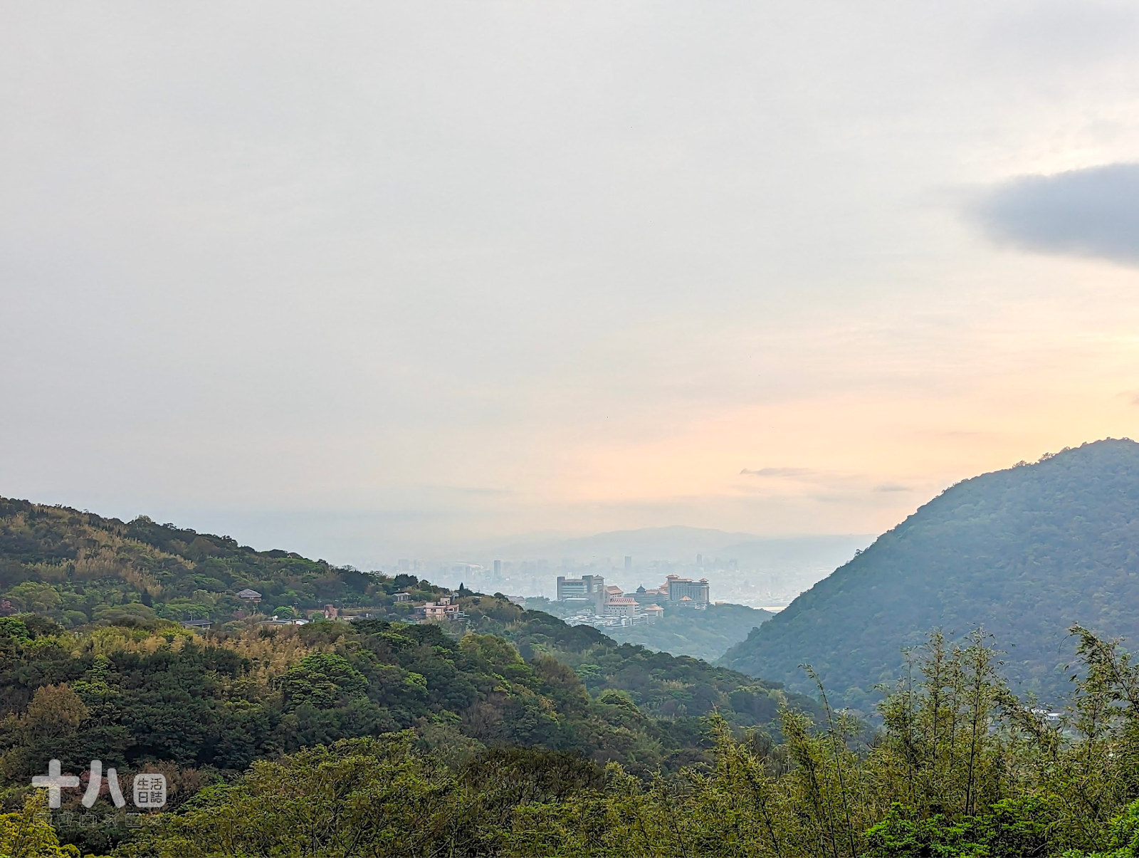【台北旅遊】趣兒Chill:藍鵲菲菲|在陽明山上享受森活、遠眺台北夜景、體驗豪華露營一泊二食