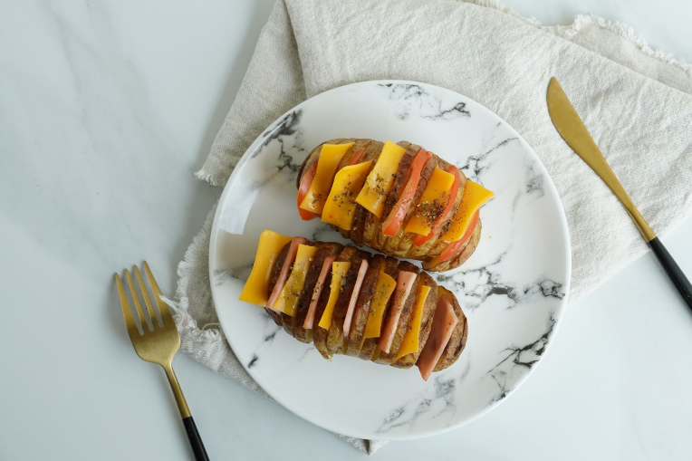 起司片料理推薦，用健康起司片做簡單馬鈴薯料理，美味營養滿分！這一道起司料理你一定學得會～