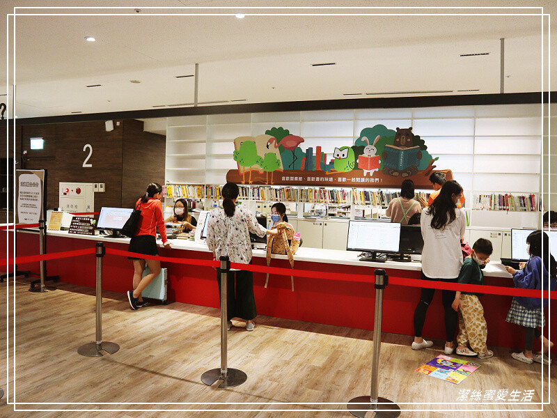 桃園市立圖書館新總館-不要只拍美照~資源豐富老少皆宜.全台最大最美綠建築多元化圖書館