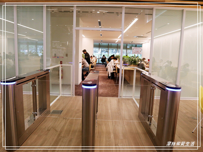 桃園市立圖書館新總館-不要只拍美照~資源豐富老少皆宜.全台最大最美綠建築多元化圖書館