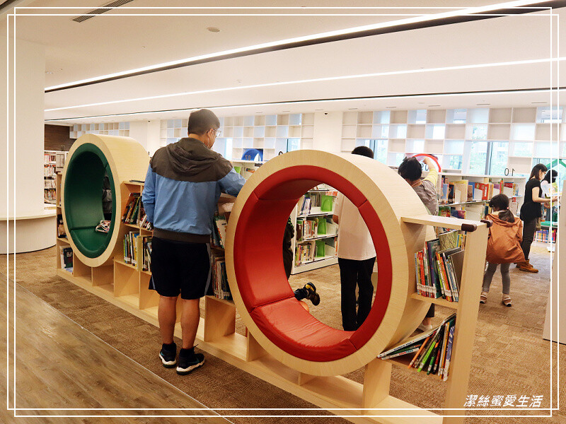 桃園市立圖書館新總館-不要只拍美照~資源豐富老少皆宜.全台最大最美綠建築多元化圖書館