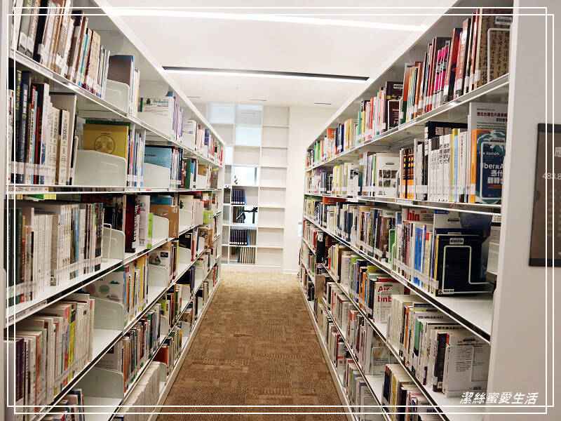 桃園市立圖書館新總館-不要只拍美照~資源豐富老少皆宜.全台最大最美綠建築多元化圖書館