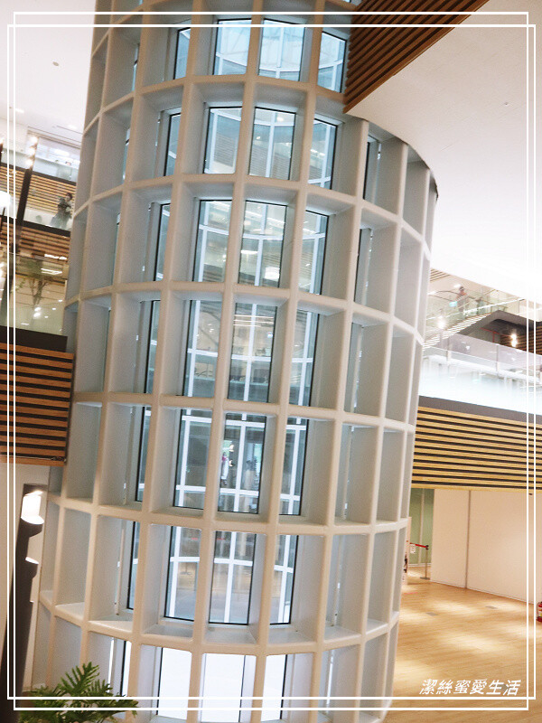 桃園市立圖書館新總館-不要只拍美照~資源豐富老少皆宜.全台最大最美綠建築多元化圖書館