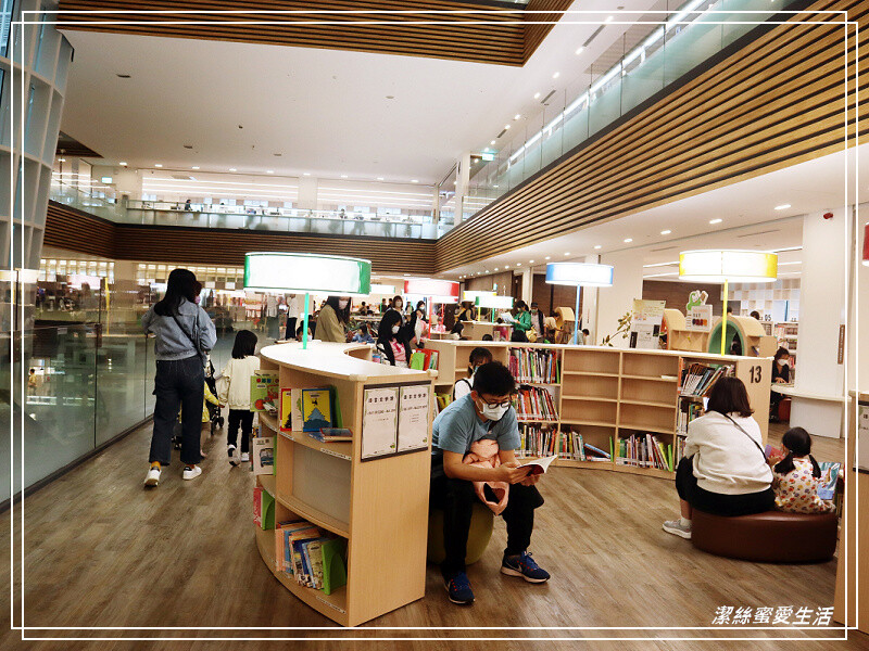 桃園市立圖書館新總館-不要只拍美照~資源豐富老少皆宜.全台最大最美綠建築多元化圖書館