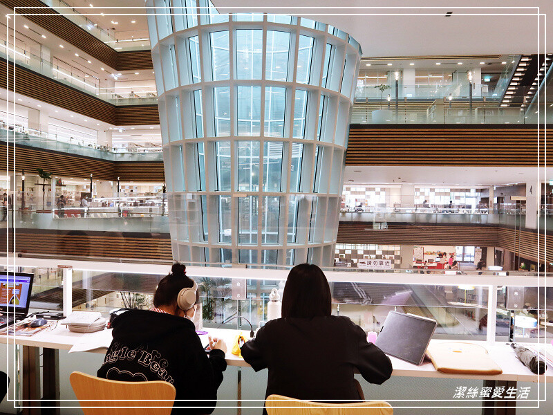 桃園市立圖書館新總館-不要只拍美照~資源豐富老少皆宜.全台最大最美綠建築多元化圖書館