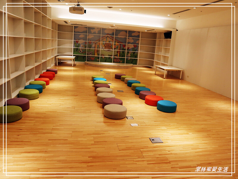 桃園市立圖書館新總館-不要只拍美照~資源豐富老少皆宜.全台最大最美綠建築多元化圖書館