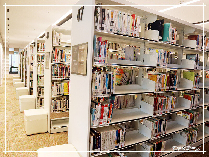 桃園市立圖書館新總館-不要只拍美照~資源豐富老少皆宜.全台最大最美綠建築多元化圖書館