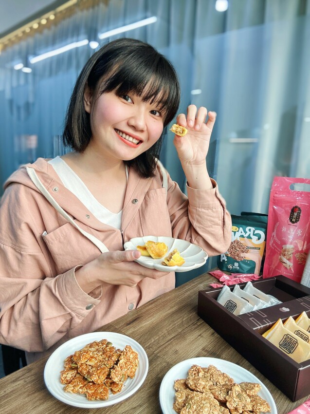 肉鬆控必吃！胖肉鋪肉鬆餅｜綿密細緻內餡｜胖肉鋪米軋糖｜滿滿麥香柔軟不黏牙｜鹹口榖神燕麥脆片｜3款辦公室熱銷團購美食推薦！ - 萍姐愛分享