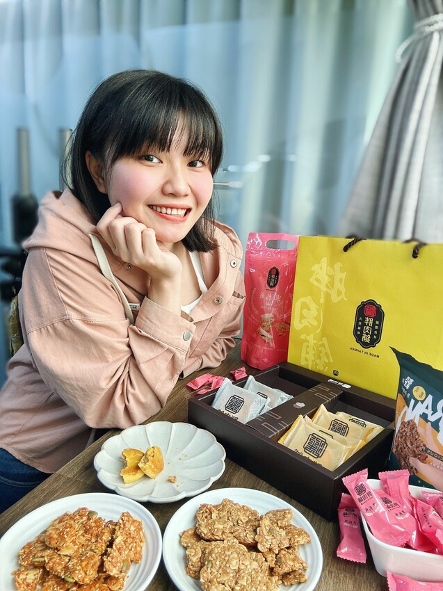 肉鬆控必吃！胖肉鋪肉鬆餅｜綿密細緻內餡｜胖肉鋪米軋糖｜滿滿麥香柔軟不黏牙｜鹹口榖神燕麥脆片｜3款辦公室熱銷團購美食推薦！ - 萍姐愛分享