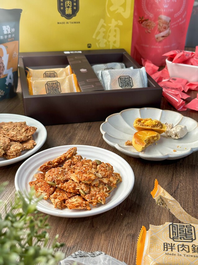 肉鬆控必吃！胖肉鋪肉鬆餅｜綿密細緻內餡｜胖肉鋪米軋糖｜滿滿麥香柔軟不黏牙｜鹹口榖神燕麥脆片｜3款辦公室熱銷團購美食推薦！ - 萍姐愛分享