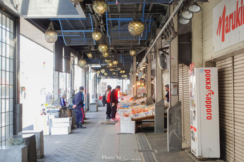 【北海道札幌】二条市場觀光市集，帝王蟹、鮭魚卵、魚貨、海鮮丼，觀光客的海鮮廚房！
