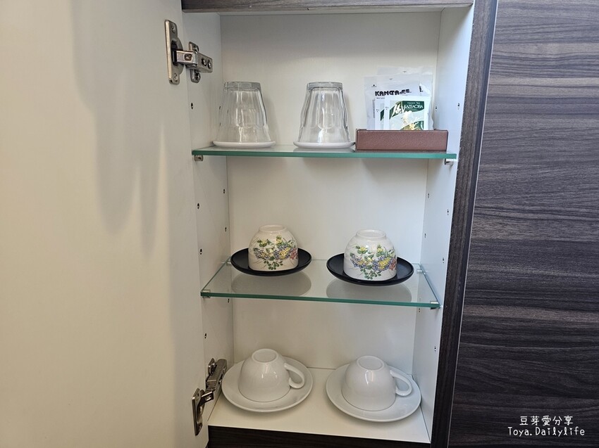 登坂商務飯店 The Noborisaka Hotel｜河口湖CP值爆表的低調飯店 🗻 山景房窗外就是富士山爺爺 