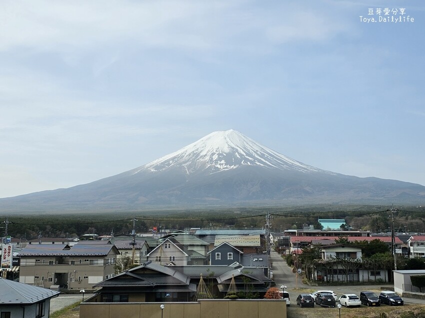 登坂商務飯店 The Noborisaka Hotel｜河口湖CP值爆表的低調飯店 🗻 山景房窗外就是富士山爺爺 