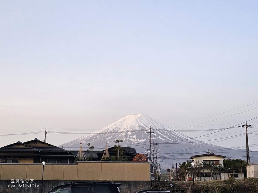 登坂商務飯店 The Noborisaka Hotel｜河口湖CP值爆表的低調飯店 🗻 山景房窗外就是富士山爺爺 