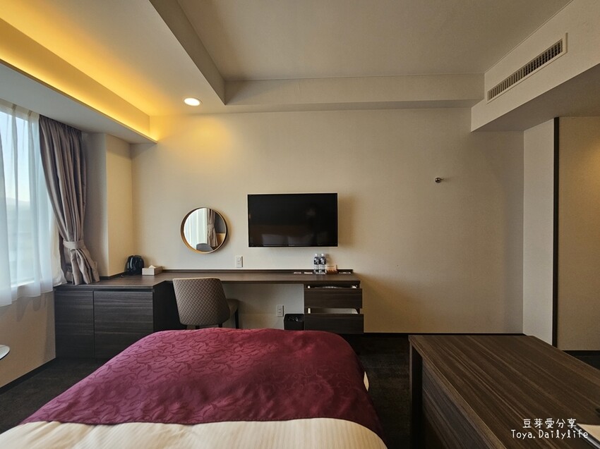 登坂商務飯店 The Noborisaka Hotel｜河口湖CP值爆表的低調飯店 🗻 山景房窗外就是富士山爺爺 