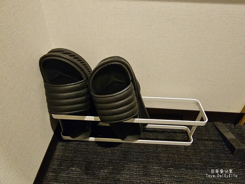 登坂商務飯店 The Noborisaka Hotel｜河口湖CP值爆表的低調飯店 🗻 山景房窗外就是富士山爺爺 