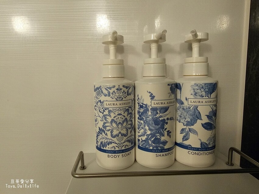 登坂商務飯店 The Noborisaka Hotel｜河口湖CP值爆表的低調飯店 🗻 山景房窗外就是富士山爺爺 