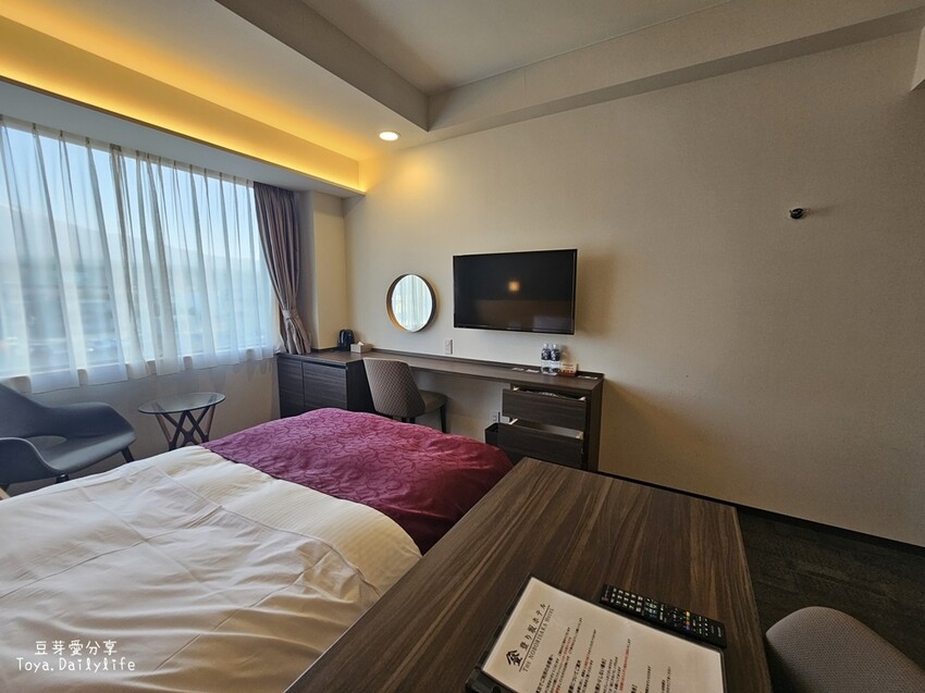 登坂商務飯店 The Noborisaka Hotel｜河口湖CP值爆表的低調飯店 🗻 山景房窗外就是富士山爺爺 