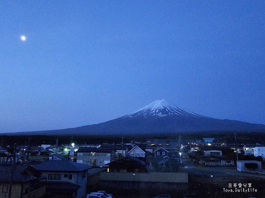 登坂商務飯店 The Noborisaka Hotel｜河口湖CP值爆表的低調飯店 🗻 山景房窗外就是富士山爺爺 