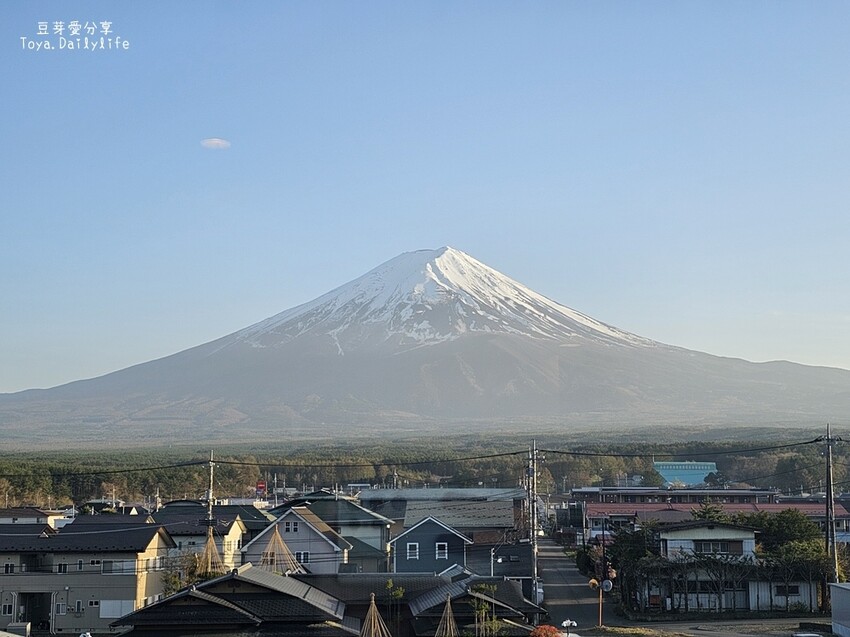 登坂商務飯店 The Noborisaka Hotel｜河口湖CP值爆表的低調飯店 🗻 山景房窗外就是富士山爺爺 