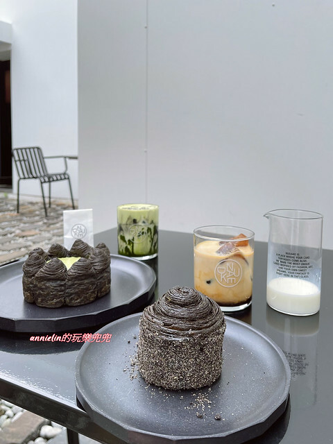 ◎【首爾 (聖水洞) NUDAKE Seongsu】最火的藝術咖啡廳，每桌必點～抹茶熔岩可頌！