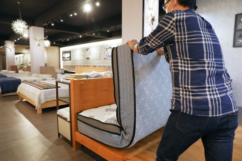 新北床墊｜新北床墊推薦！床墊超市（新店旗艦店）單雙人記憶床墊推薦挑選方法 賓德利名床涼感床墊推薦！ - 奇奇一起玩樂趣