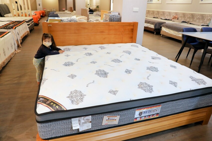 新北床墊｜新北床墊推薦！床墊超市（新店旗艦店）單雙人記憶床墊推薦挑選方法 賓德利名床涼感床墊推薦！ - 奇奇一起玩樂趣