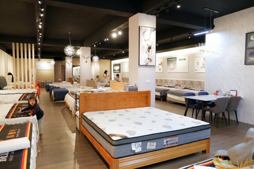 新北床墊｜新北床墊推薦！床墊超市（新店旗艦店）單雙人記憶床墊推薦挑選方法 賓德利名床涼感床墊推薦！ - 奇奇一起玩樂趣
