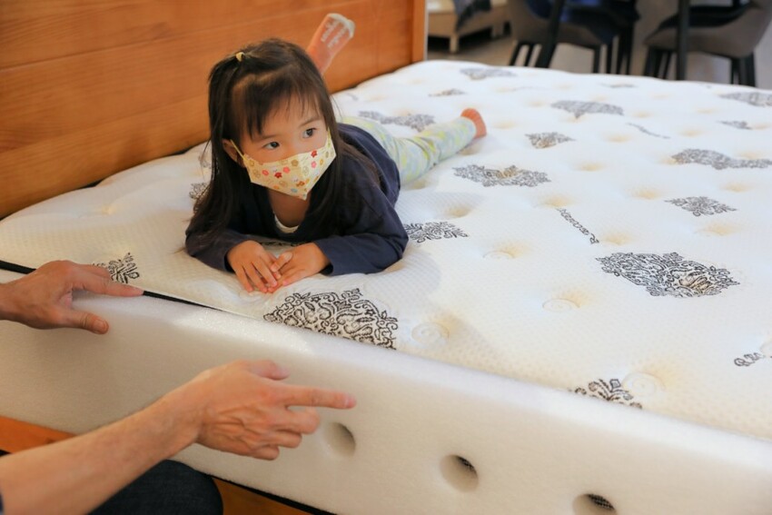 新北床墊｜新北床墊推薦！床墊超市（新店旗艦店）單雙人記憶床墊推薦挑選方法 賓德利名床涼感床墊推薦！ - 奇奇一起玩樂趣