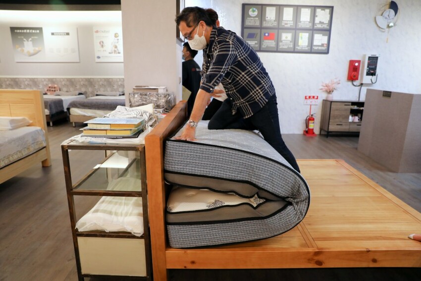 新北床墊｜新北床墊推薦！床墊超市（新店旗艦店）單雙人記憶床墊推薦挑選方法 賓德利名床涼感床墊推薦！ - 奇奇一起玩樂趣