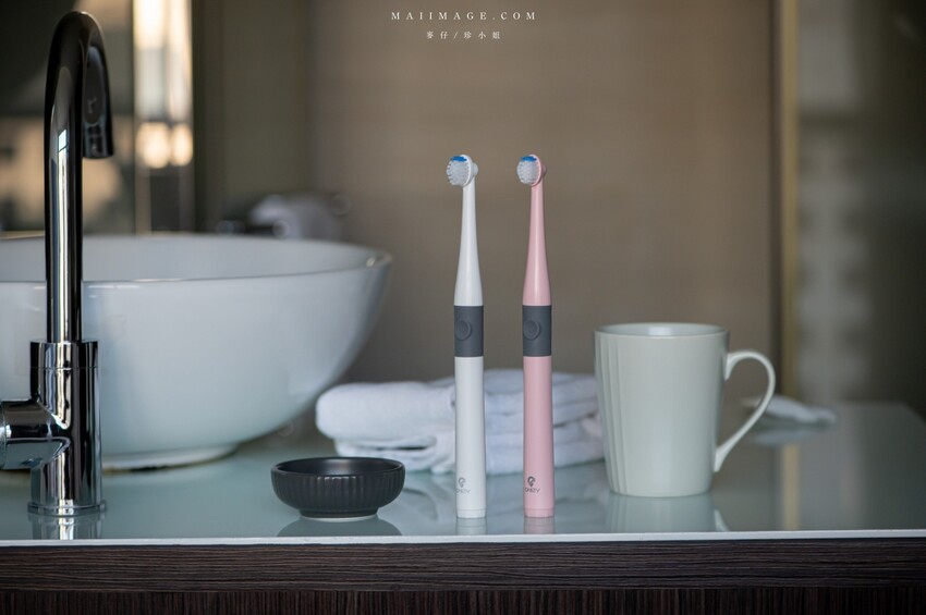 好物開箱｜CHIZY高效潔淨速扣易電動牙刷～出門在外有一隻好上手的電動牙刷是必須的！速扣易專利刷頭替換刷