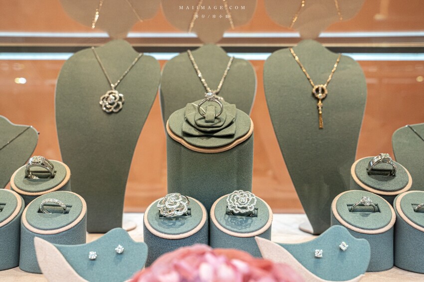 桃園中壢購物中心｜2023母親節就來中壢大江購物中心！一站式滿足聚餐、購物、春夏打卡地標，快樂就是這麼簡