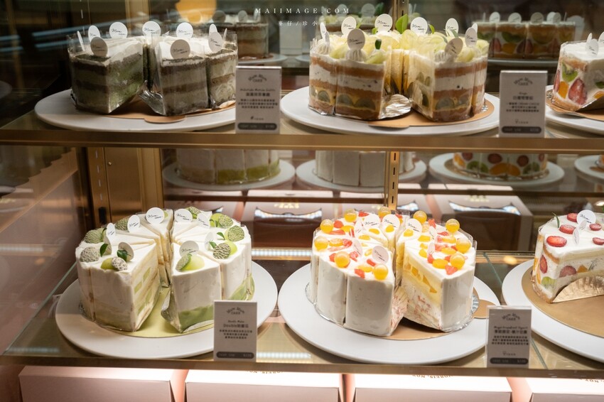 桃園中壢購物中心｜2023母親節就來中壢大江購物中心！一站式滿足聚餐、購物、春夏打卡地標，快樂就是這麼簡