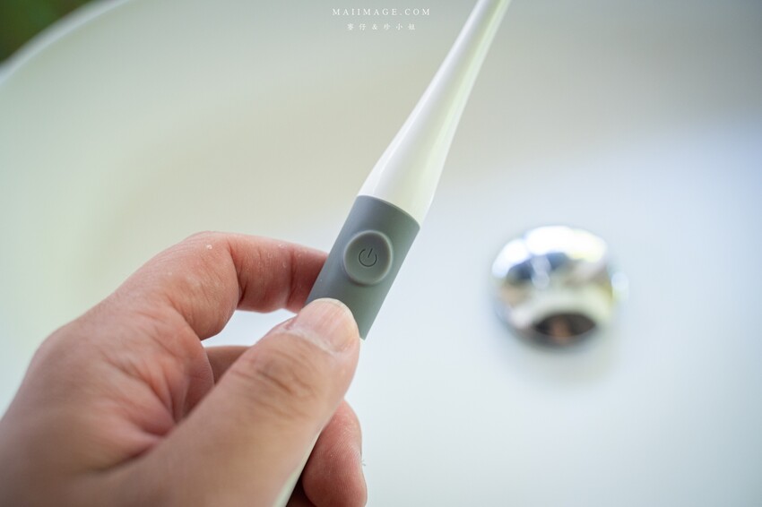 好物開箱｜CHIZY高效潔淨速扣易電動牙刷～出門在外有一隻好上手的電動牙刷是必須的！速扣易專利刷頭替換刷