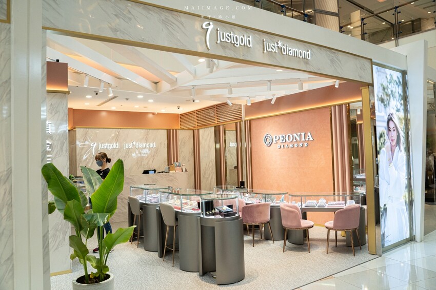 桃園中壢購物中心｜2023母親節就來中壢大江購物中心！一站式滿足聚餐、購物、春夏打卡地標，快樂就是這麼簡