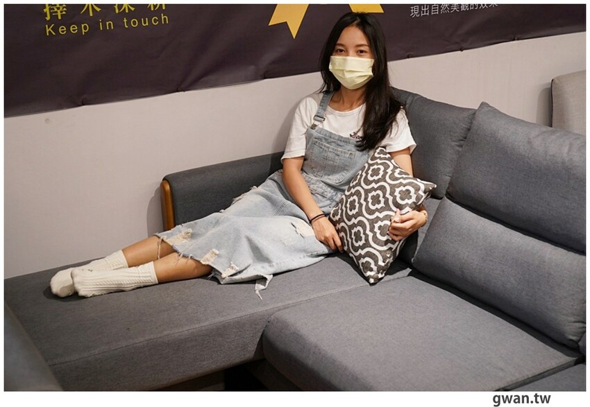 不說以為新景點！白色貨櫃屋網美造景，還可以免費停車