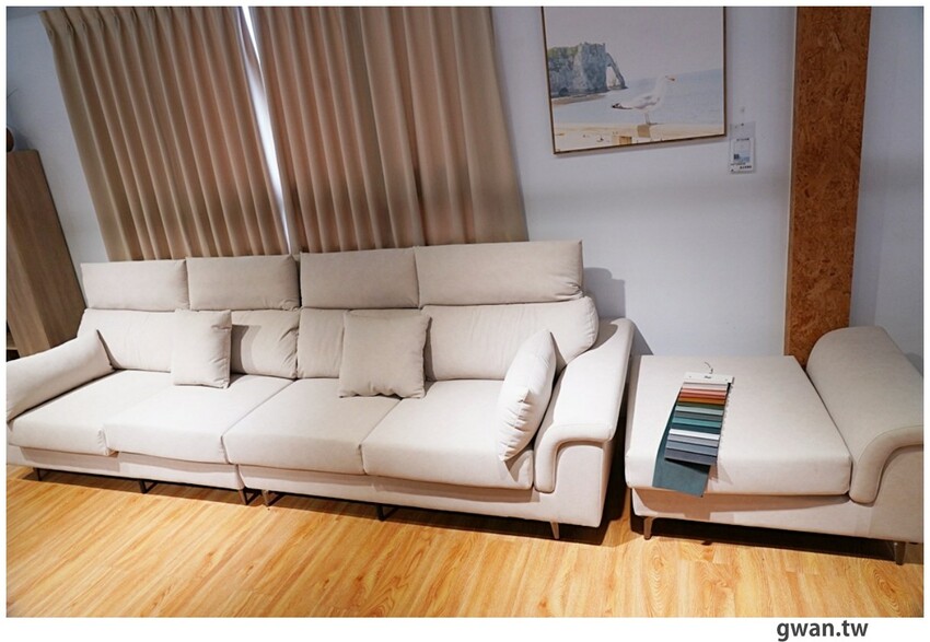 不說以為新景點！白色貨櫃屋網美造景，還可以免費停車