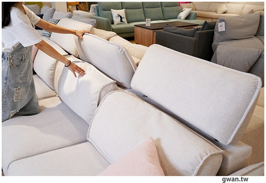 不說以為新景點！白色貨櫃屋網美造景，還可以免費停車