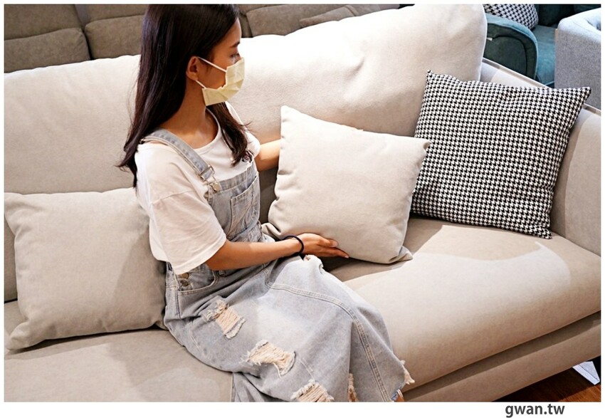 不說以為新景點！白色貨櫃屋網美造景，還可以免費停車