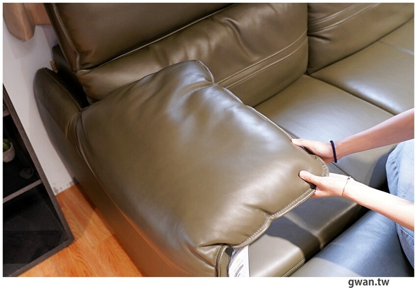 不說以為新景點！白色貨櫃屋網美造景，還可以免費停車