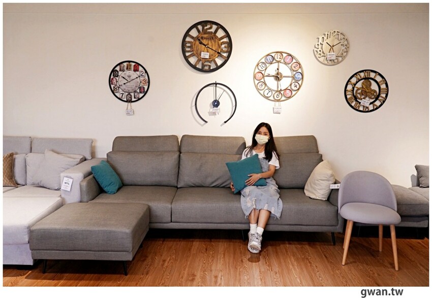 不說以為新景點！白色貨櫃屋網美造景，還可以免費停車