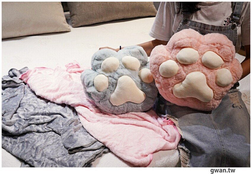 不說以為新景點！白色貨櫃屋網美造景，還可以免費停車