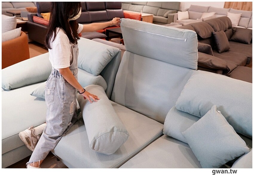 不說以為新景點！白色貨櫃屋網美造景，還可以免費停車