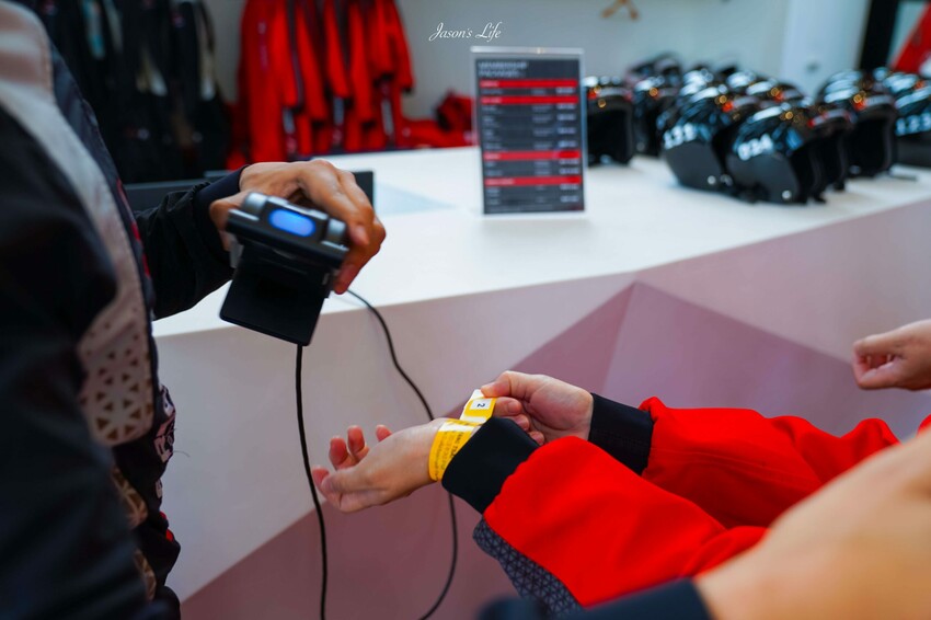 【澳門｜景點】GoAirborne 室内跳傘。葡京人飯店超人氣設施，體驗高空跳傘的刺激感，還可當個飛人