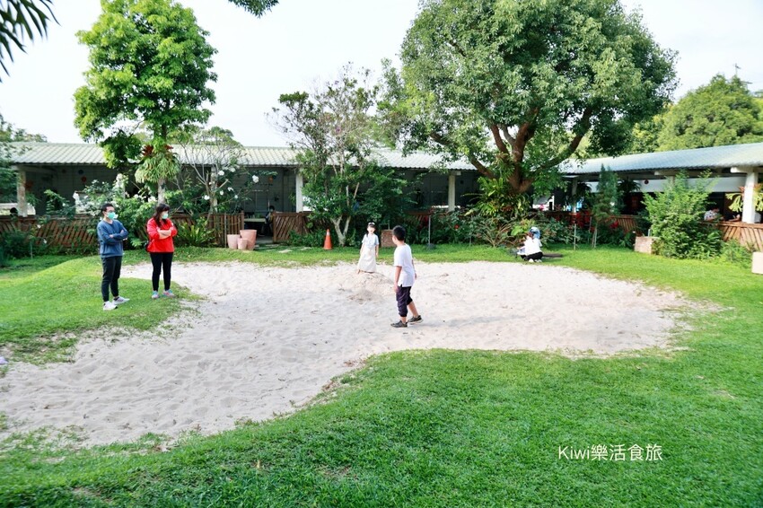 苗栗雅聞香草植物工廠｜繽紛玫瑰花包圍如玫瑰仙境般免費參觀，三義限定景點